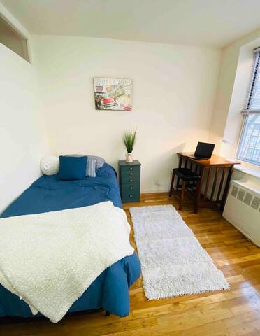 3 bedrooms apt in Upper West Side! gallery image 3