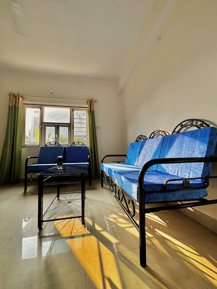 Насладете се на вечерната слънчева светлина с уютна атмосфера