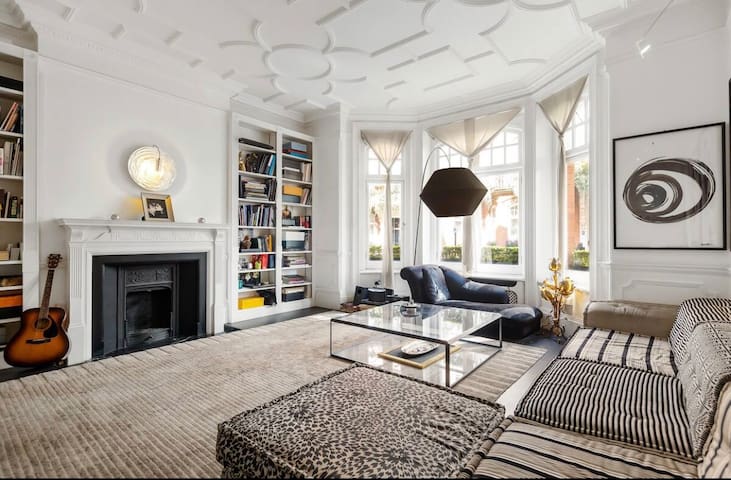 Luxury Mayfair 2BR Flat | En-Suite Near Hyde Park