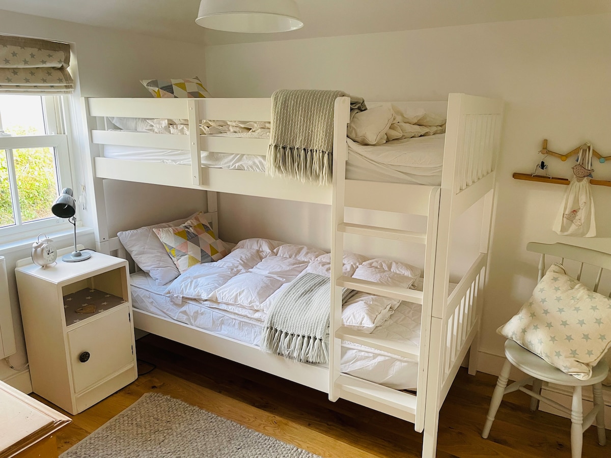 Krevate marinarë me përmasa standarde