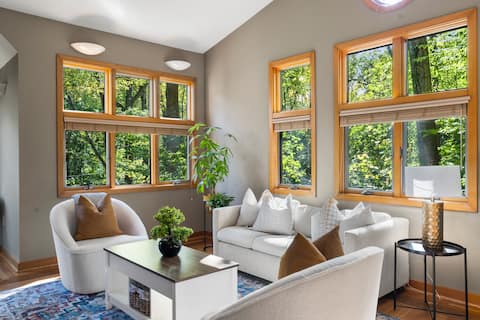 A Cozy Cabin-Style Guesthouse Near DC, Alexandria