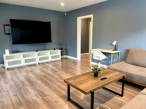 cozy front house. 3 bed 1.5 bath