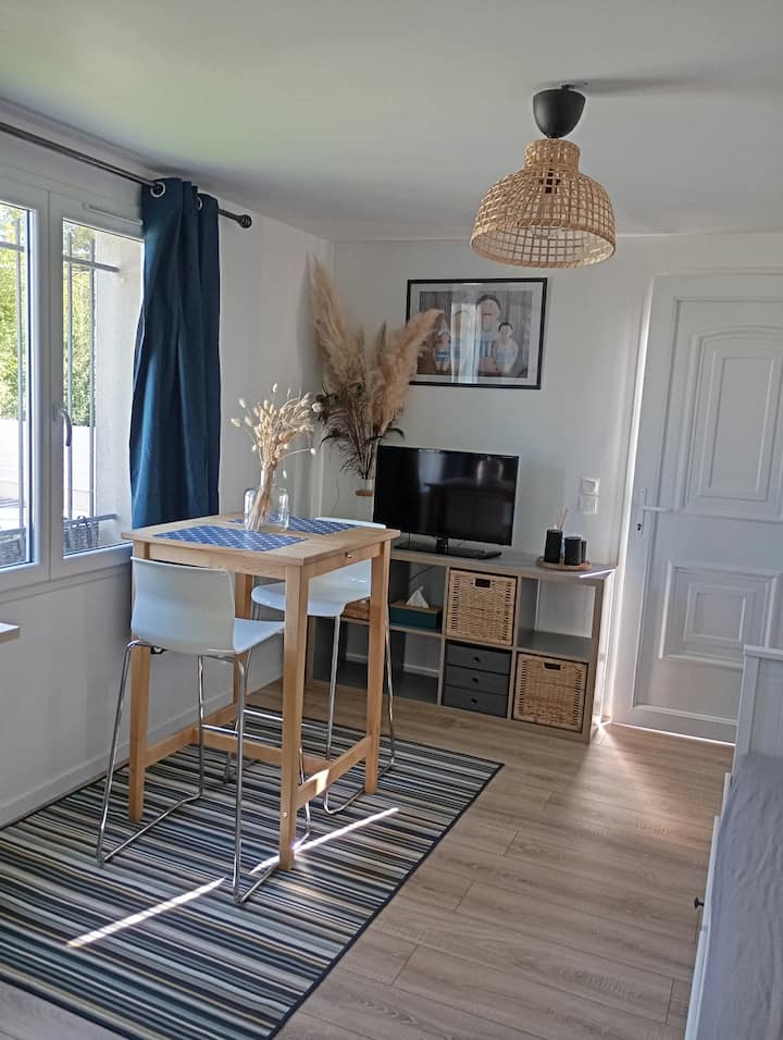 Studio Avec Jardin, 2 Personnes, Proche  Marais - Olonne-sur-Mer