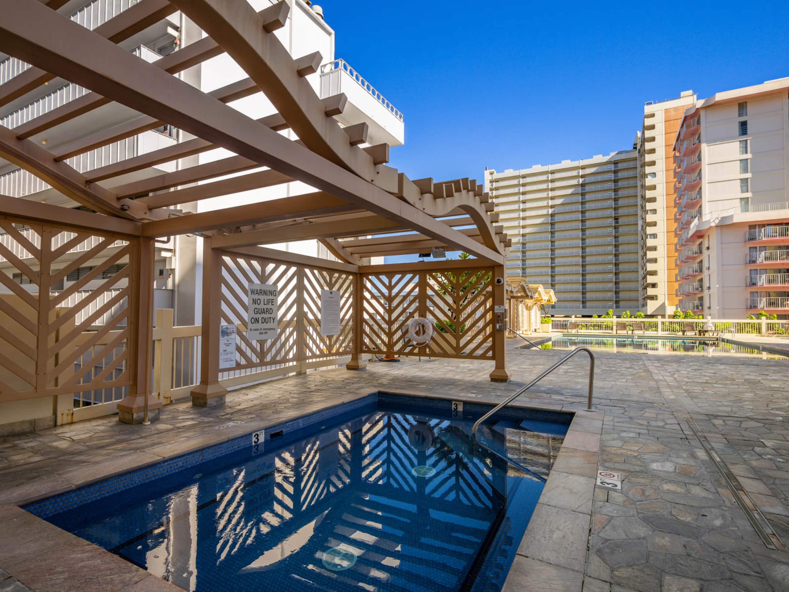 24FL- Stylish Studio In Central Waikiki - Image 31