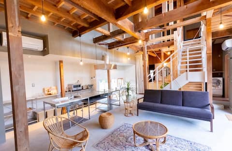 4-minute walk to the sea, an open atrium