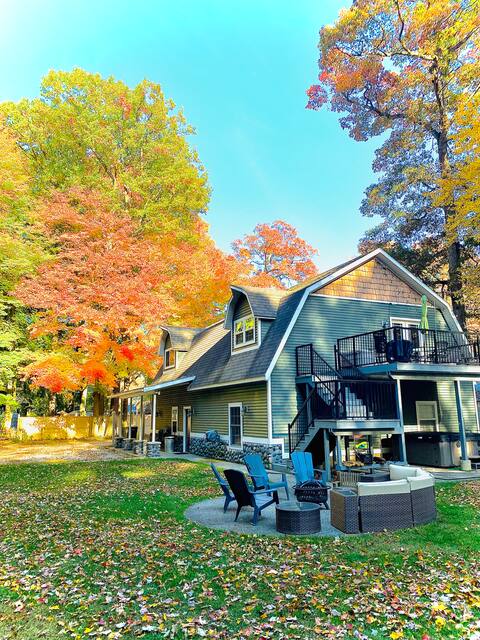 A Peace of Paradise.  -Hot Tub, Massage Chair-