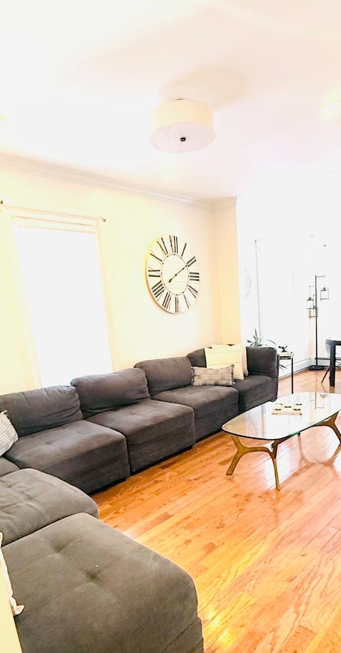 Spacious 3BR • Sleeps 10 • Near NYC Train + Parkin