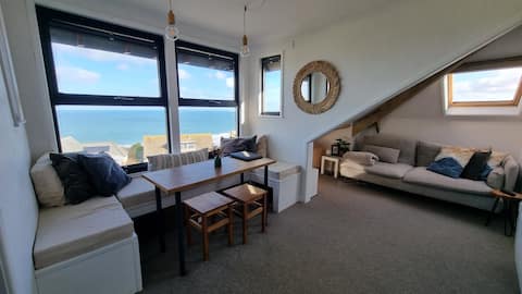 Top Airbnb: Sea views for 2, parking, Little Lookout, St Ives in St. Ives