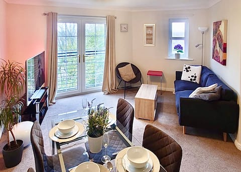 Intertwined. Edinburgh & Glasgow