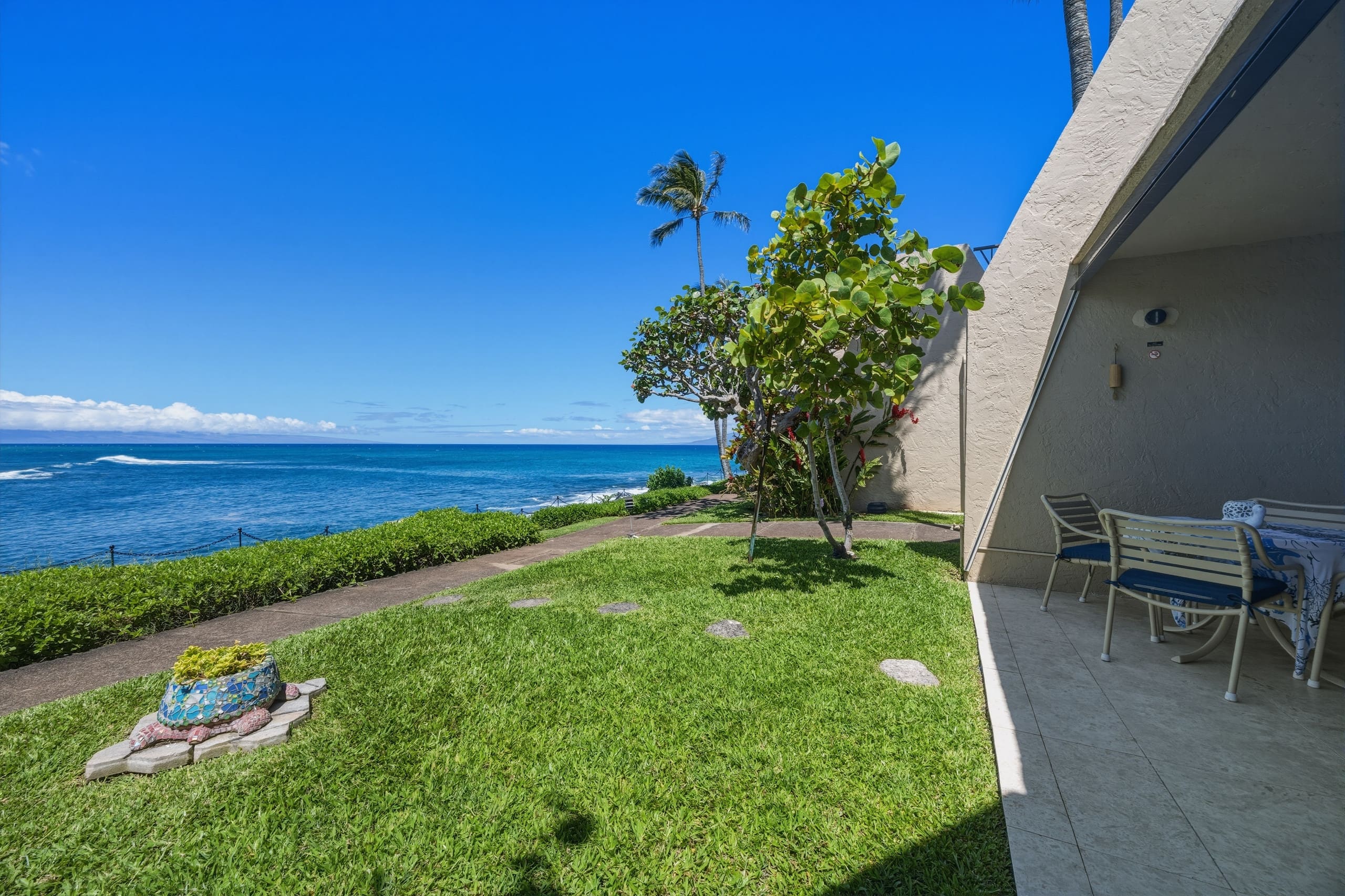 Condo in Lahaina · ★4.87 · 1 bedroom · 1 bed · 1 bath - Image 47