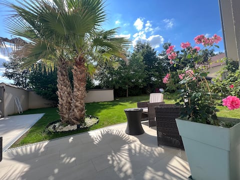 Cozy duplex with terrace 3km from Disney