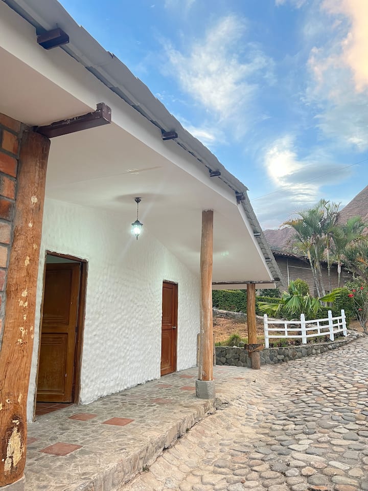 Enjoy Cabins in Vilcabamba- WIFI- Parqueo
