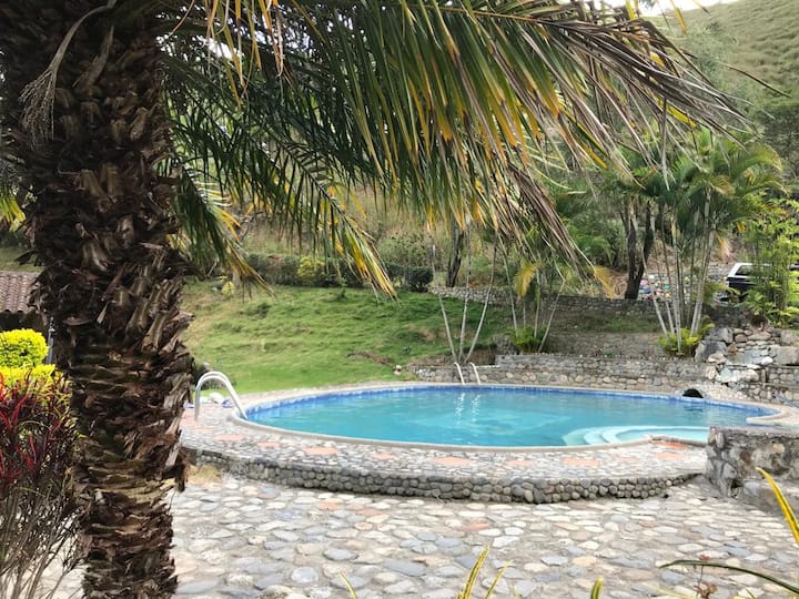 Enjoy Cabins in Vilcabamba- WIFI- Parqueo