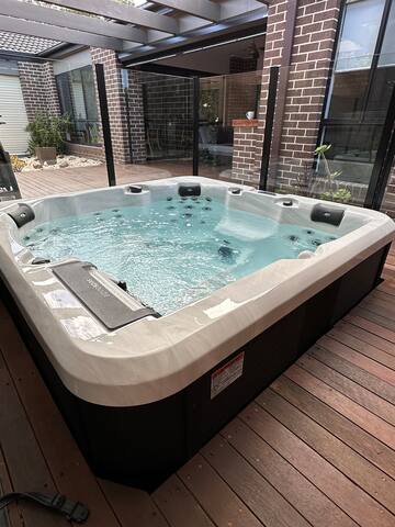 Spacious Family Getaway • Spa • Games Room