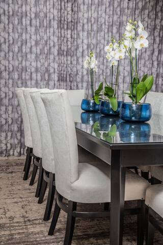 Luxury home in West Beach gallery image 2