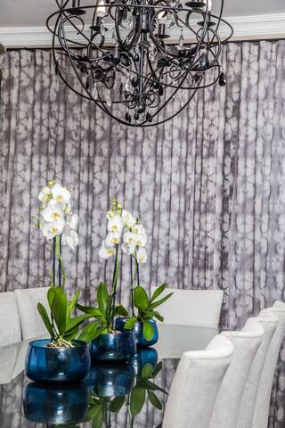 Luxury home in West Beach gallery image 3