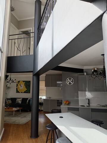 Luxury home in West Beach gallery image 5