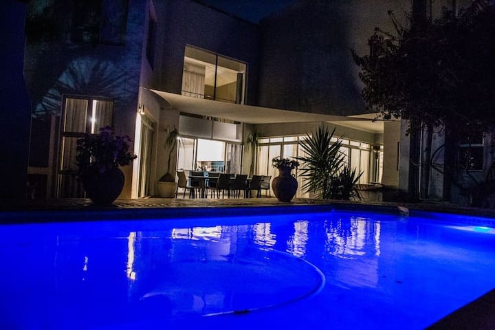 Luxury home in West Beach