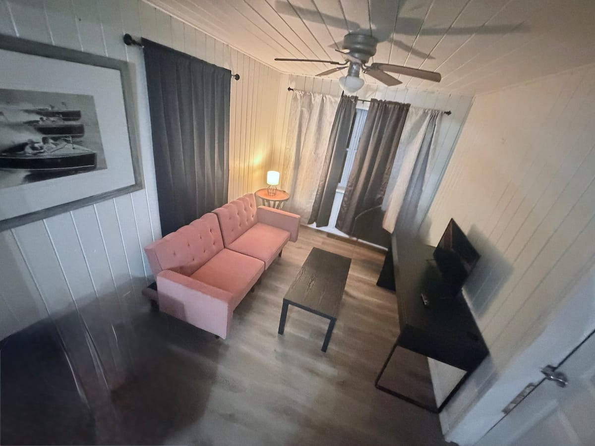 Cottage By the Sea - Image 2