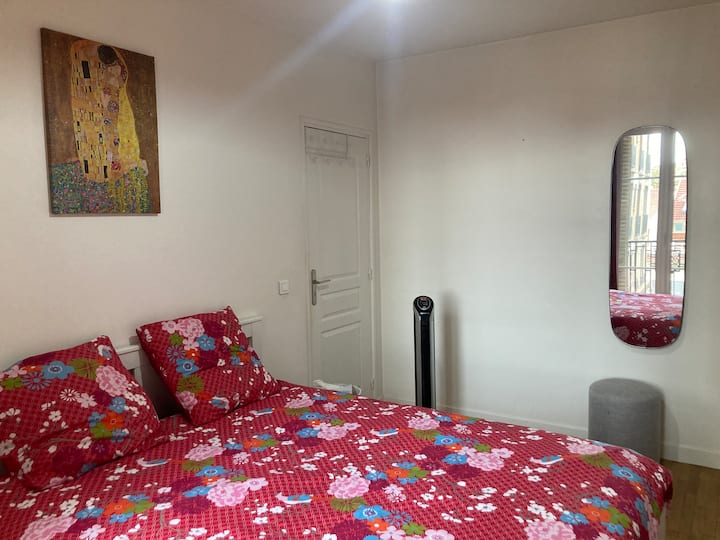 Habitación principal - cama tamaño king 160*200 cm 