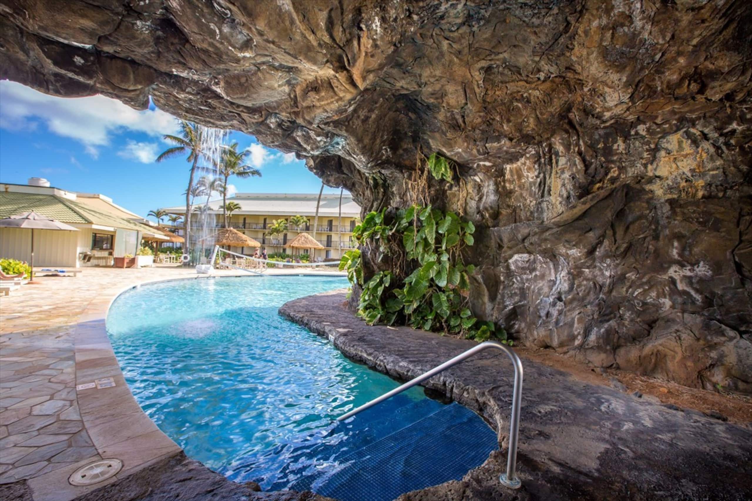 Resort in Lihue · ★4.85 · 1 bedroom · 2 beds · 1 private bath - Image 44