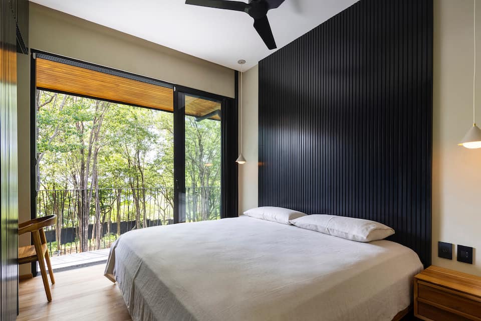 Perla Negra, a dark-timber villa above the Pacific, Puerto Carrillo, Guanacaste, Costa Rica, photo 9 of 10