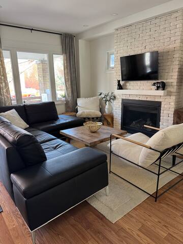 Glebe stunner! 3 BR + walk everywhere + parking gallery image 3