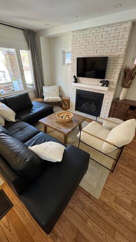 Glebe stunner! 3 BR + walk everywhere + parking gallery image 4