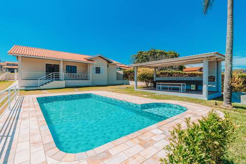 Rest and Fun: Pool and Gourmet, 65km from SP