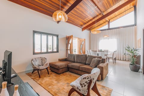 Top performing Airbnb: Pool, leisure, and comfort in a condominium | 1 hour from SP in Bom Jesus Dos Perdões