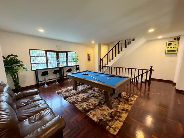 Thonglor25-Huge House-Pool Table-14ppl-5BR gallery image 3
