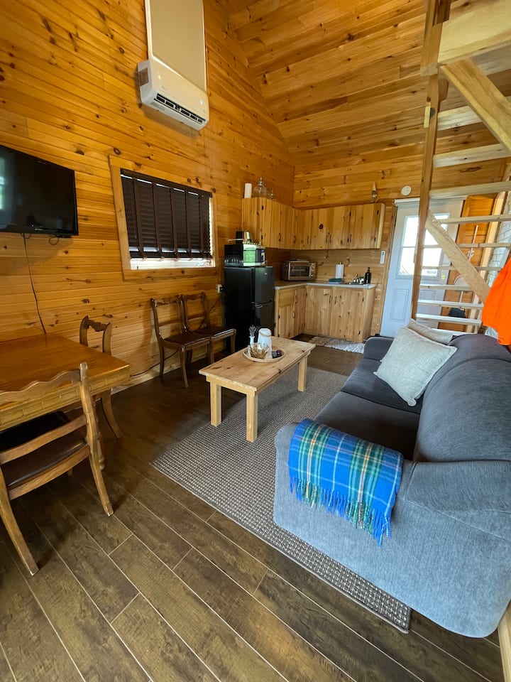 Rolling Green Acres: Paddock View Cottage - Nova Scotia