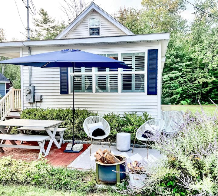 4br Lakeside Cottage With Dock Access, Mtn Views - Lake Winnipesaukee, NH