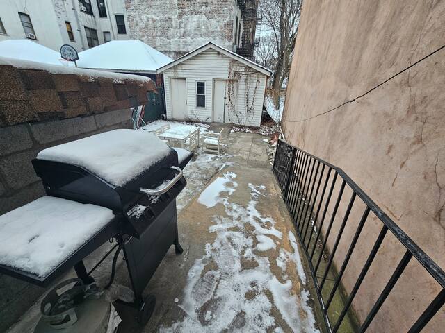 Luxury house near the subway gallery image 2