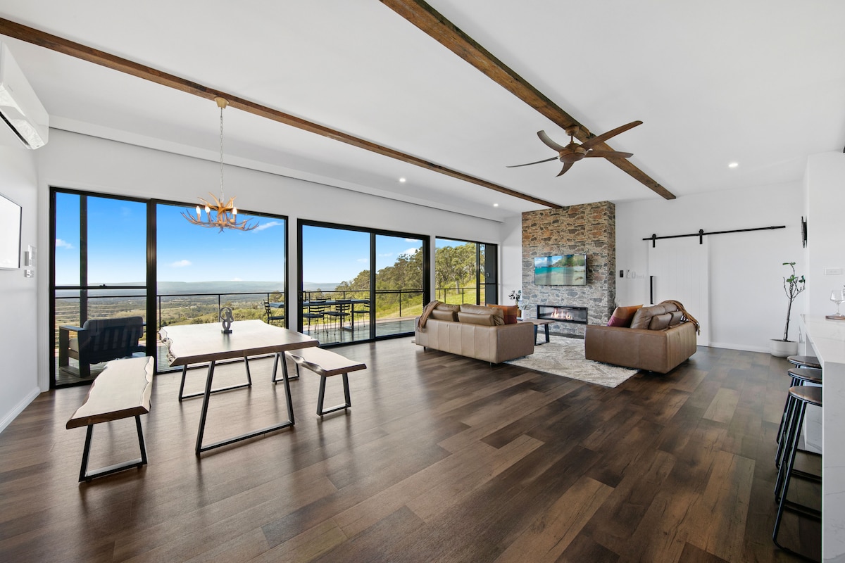 Top performing Airbnb: Luxury Retreat | Panoramic Views | Hunter Valley in Pokolbin