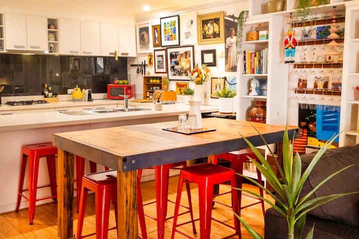 Freo Funky Digs | Comfy Apartment East Fremantle - 프리맨틀