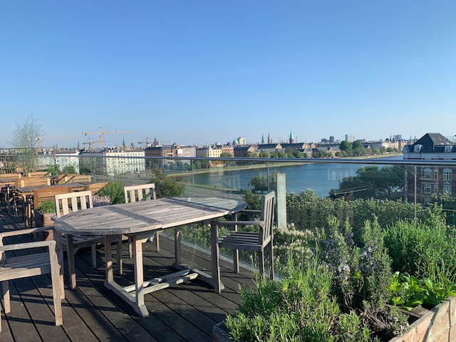 150m2. Bikes, balcony & rooftop