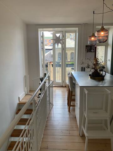 150m2. Bikes, balcony & rooftop gallery image 5