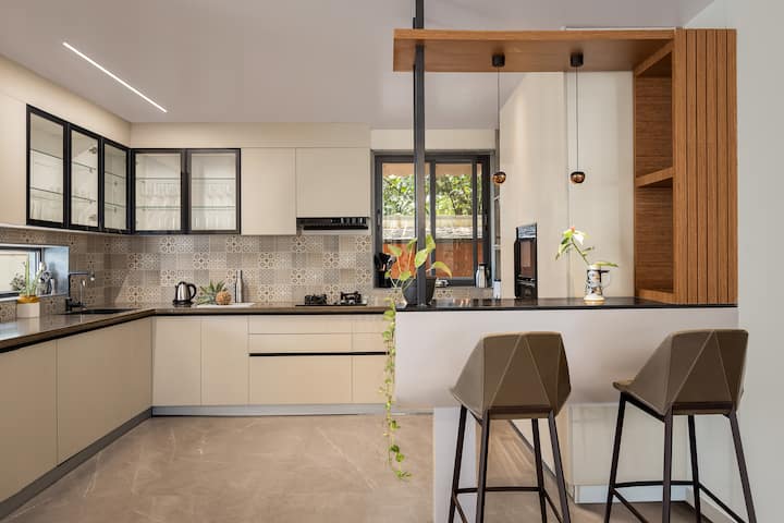 Full kitchen image 1