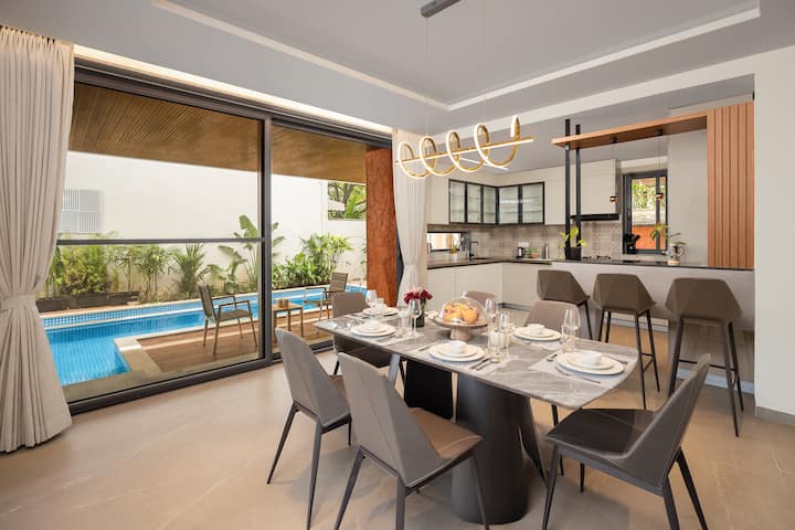 Dining area image 1