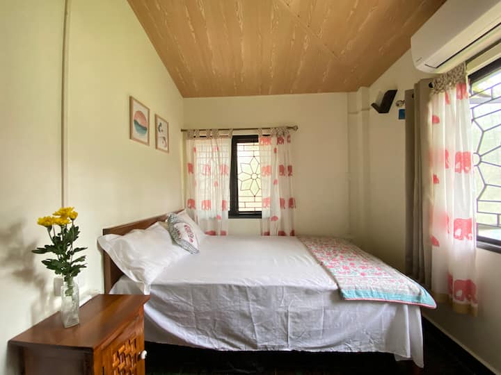 Bedroom 3 image 2