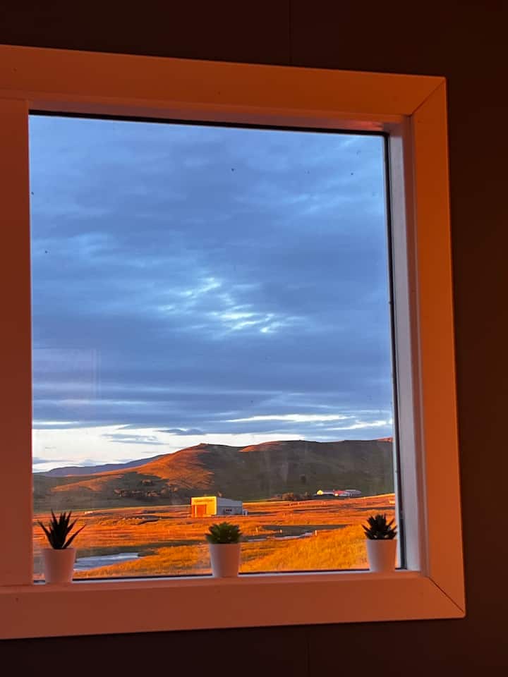 地図・旅行ガイド 1140 BUDGET ACCOMMODATION HOSTELING INTE Hvoll Hostel | Best Price 2025 | Guide to Iceland