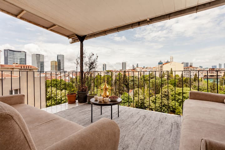 Lovely View Balcony 4BR -3BA Relaxed Family Stay