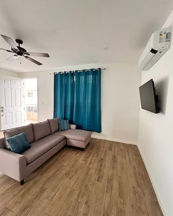 Céntrico Y Cómodo Apartamento - Managua