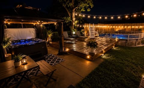 Couples Getaway, Jacuzzi, Sauna, Pool is Open