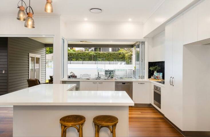 Luxury family home gallery image 3