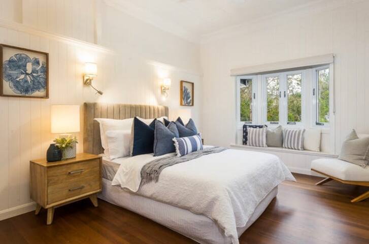 Luxury family home gallery image 5