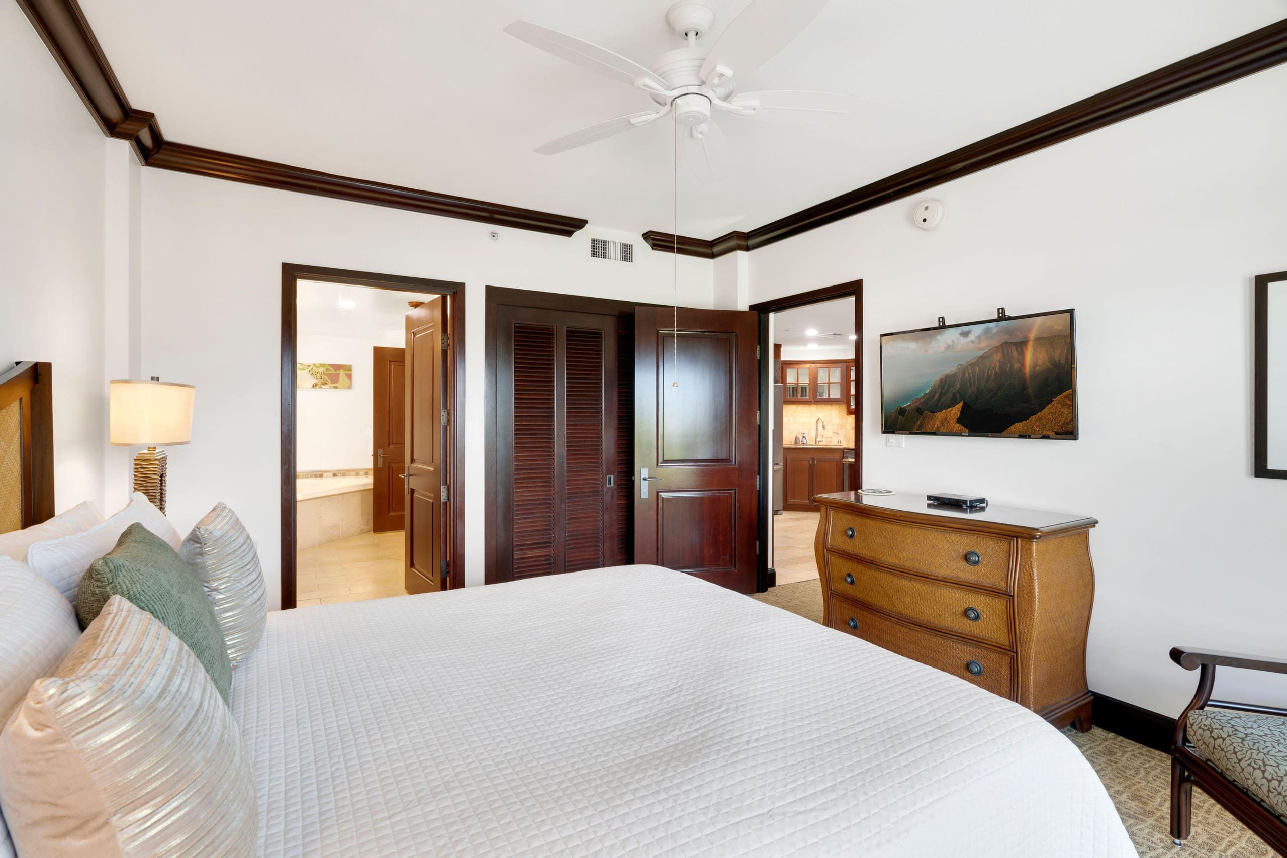 Luxurious 2 bed 3 bath Waipouli Beach Resort Renta - Photo 12