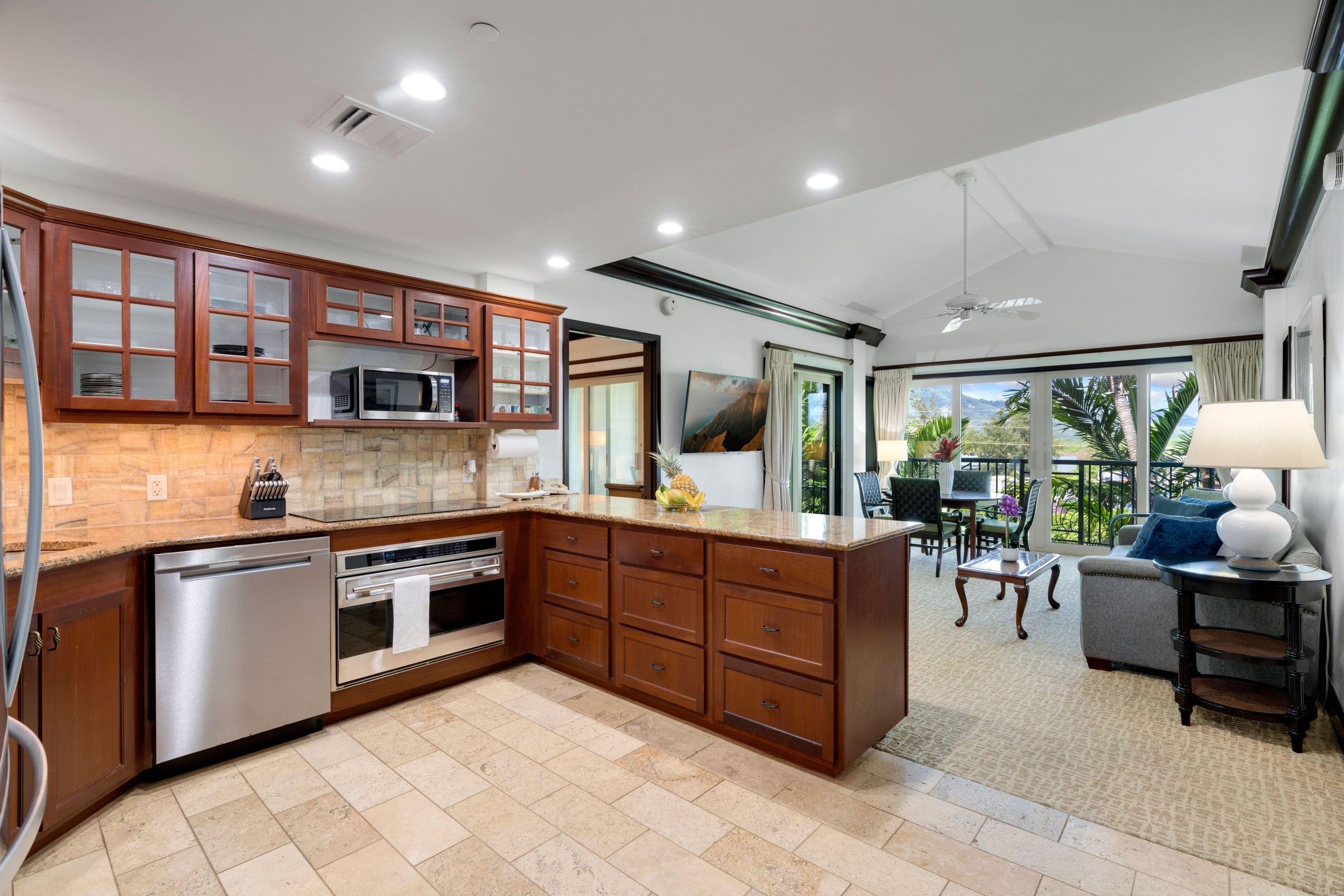 Luxurious 2 bed 3 bath Waipouli Beach Resort Renta - Photo 10