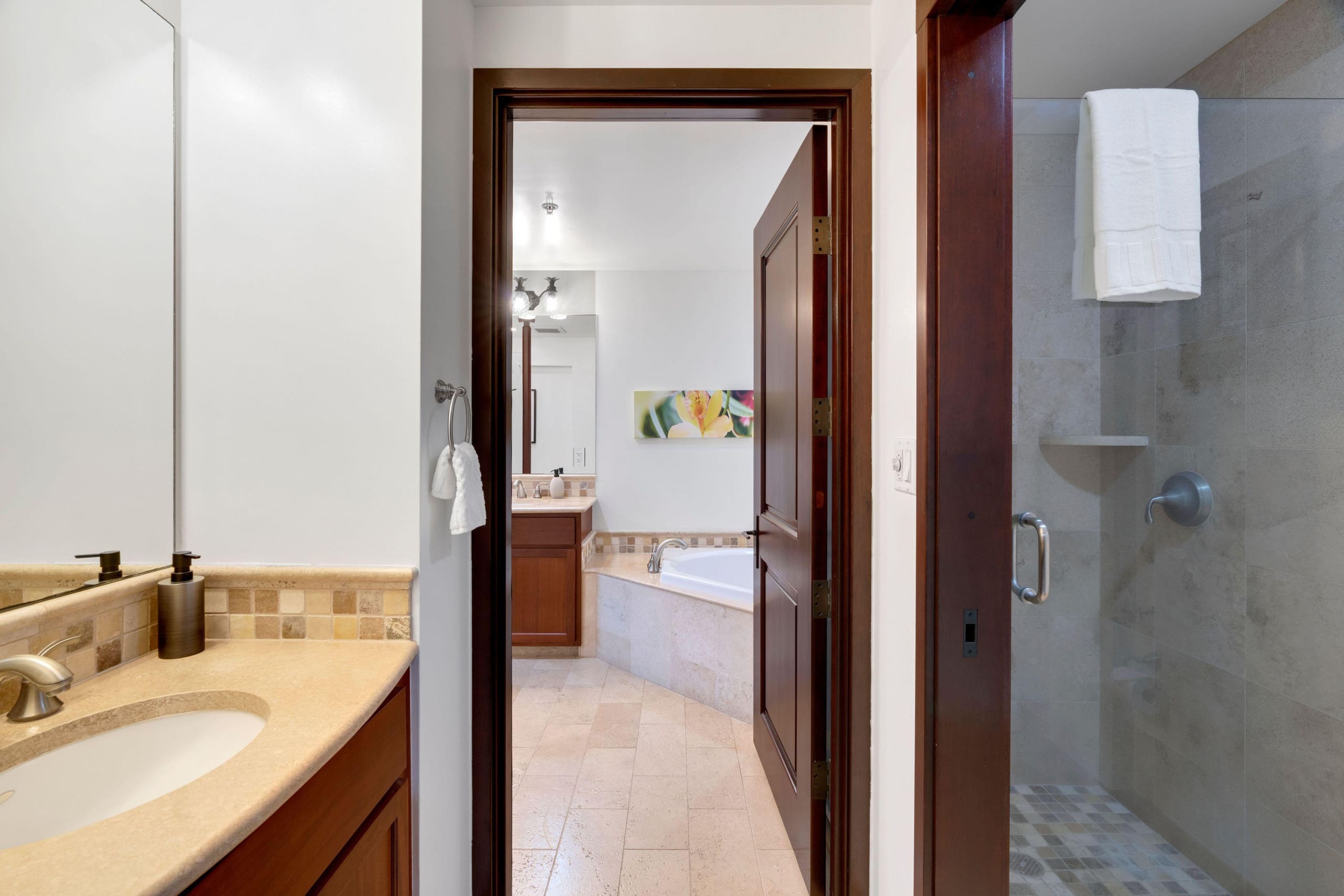 Luxurious 2 bed 3 bath Waipouli Beach Resort Renta - Photo 17